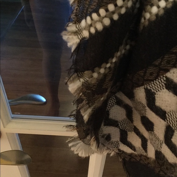 Lucky Brand Wrap- Worn Once - Picture 3 of 5